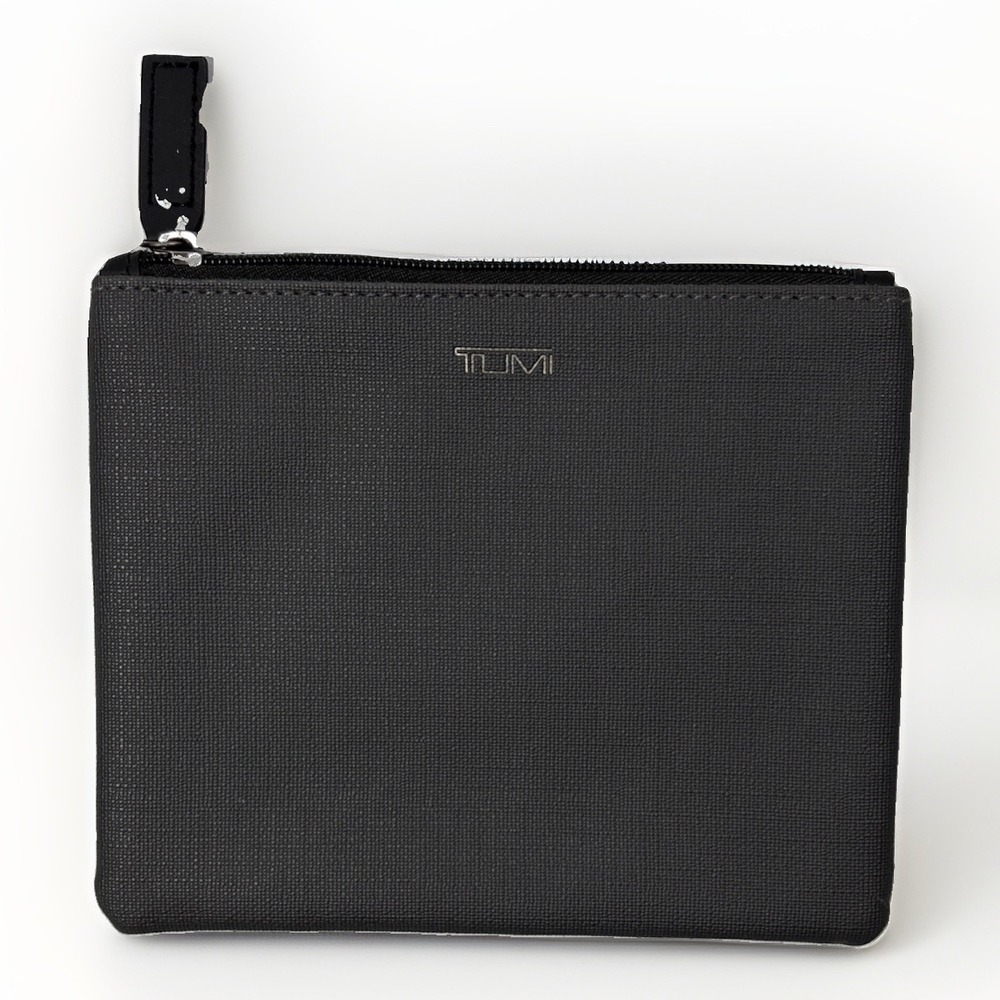 Tumi Delta Air Line Amenity Kit Gray Textured Zippered Travel Pouch Cosmetic EUC
